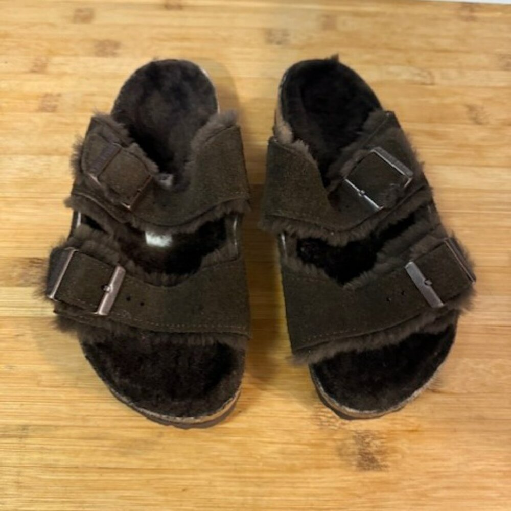 NWOT - Birkenstock Arizona Chocolate Suede Shearling Slide Sandal - Picture 2 of 16